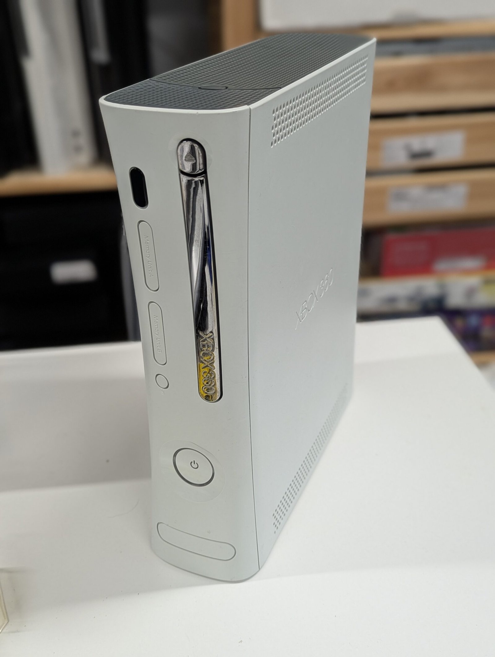 Refurbished white Xbox 360 with 13599 NXE dashboard - Image 2