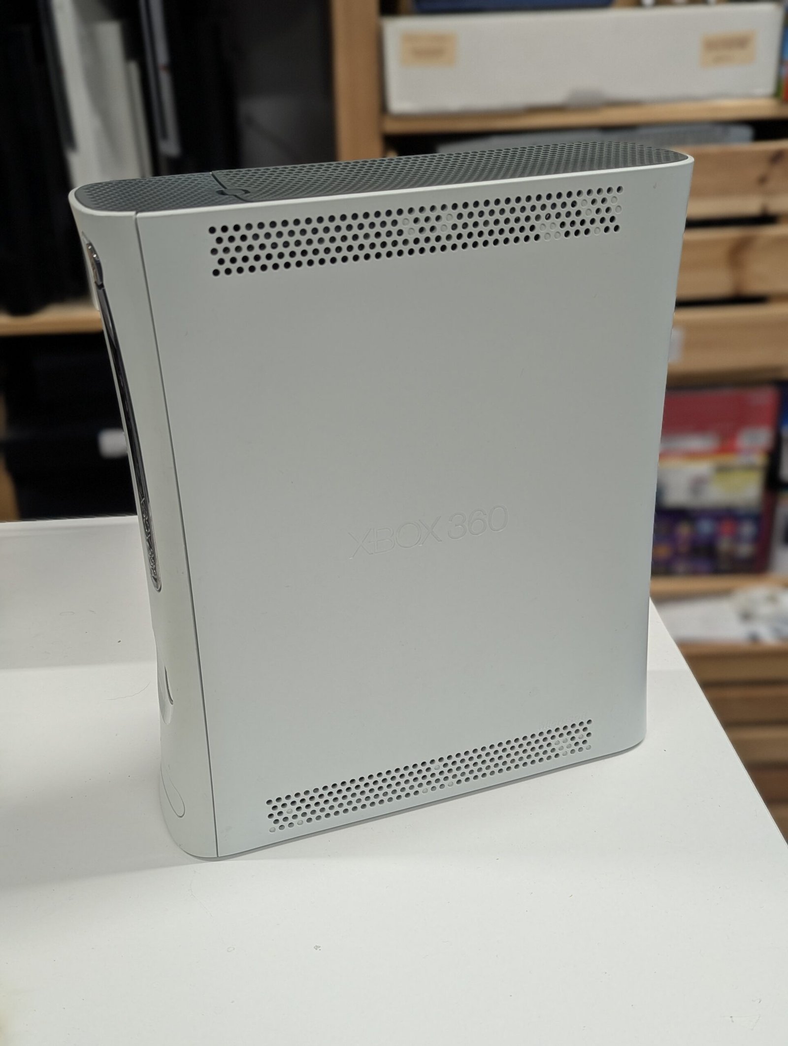 Refurbished white Xbox 360 with 13599 NXE dashboard - Image 8
