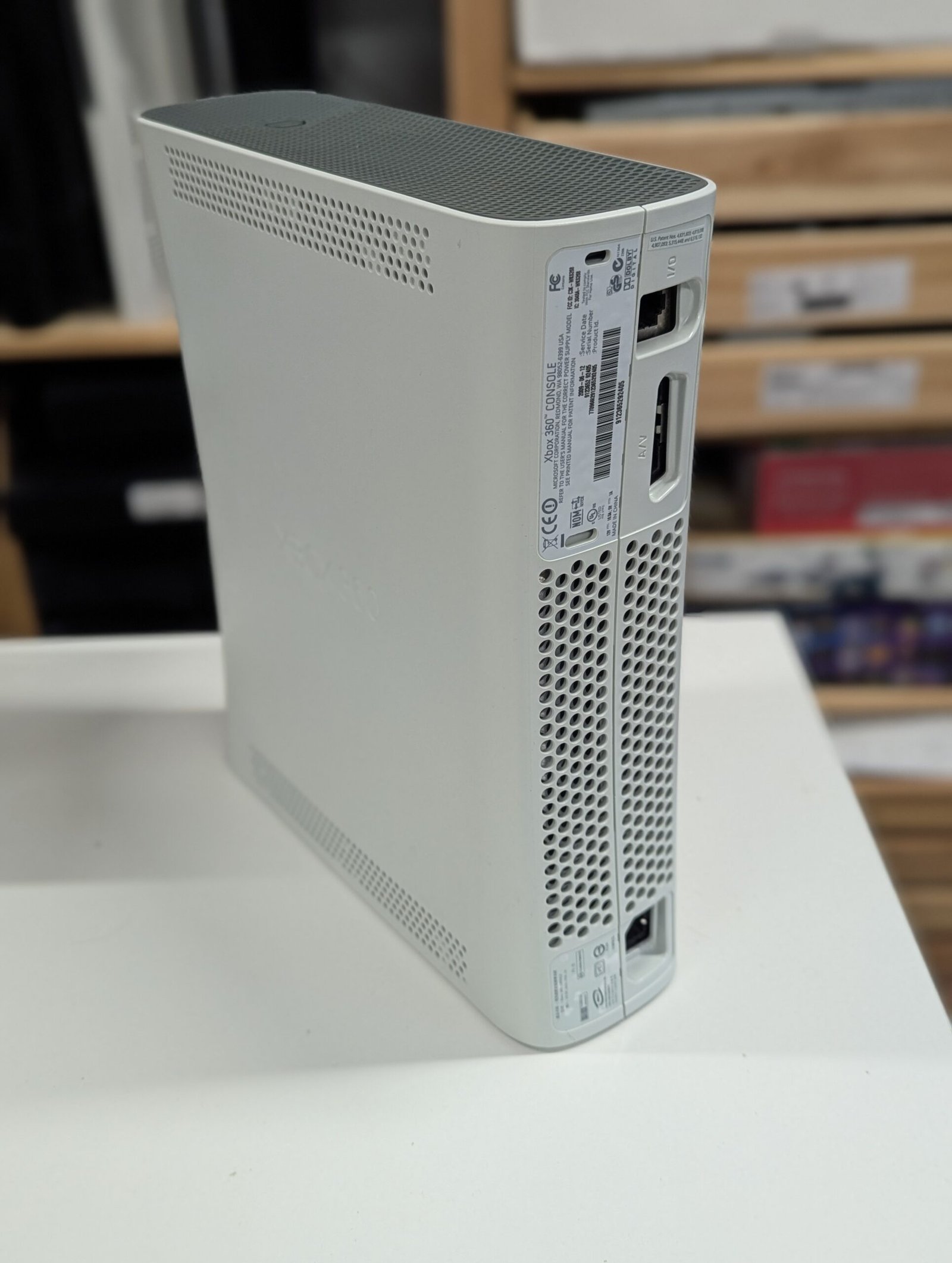 Refurbished white Xbox 360 with 13599 NXE dashboard - Image 7